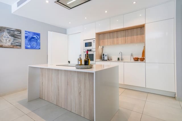 4 slaapkamer Villa te koop in Benijófar met zwembad garage - € 640.000 (Ref: 9855218)