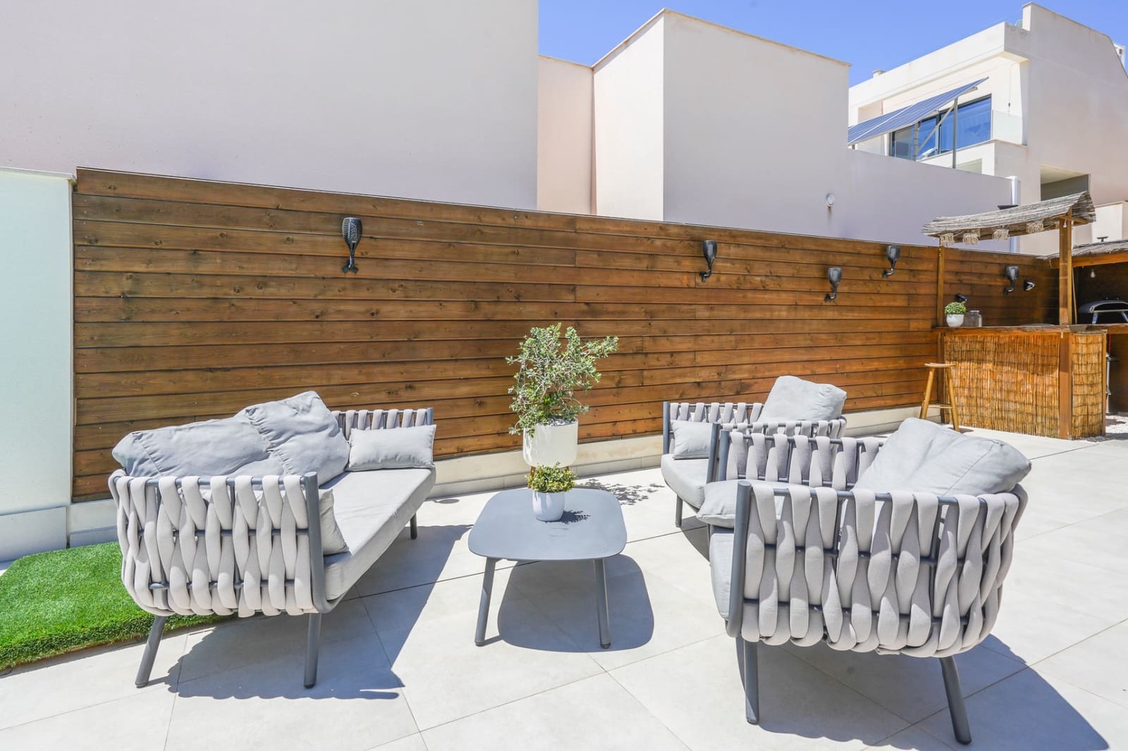 4 slaapkamer Villa te koop in Benijofar met zwembad garage - € 640.000 (Ref: 9855218)