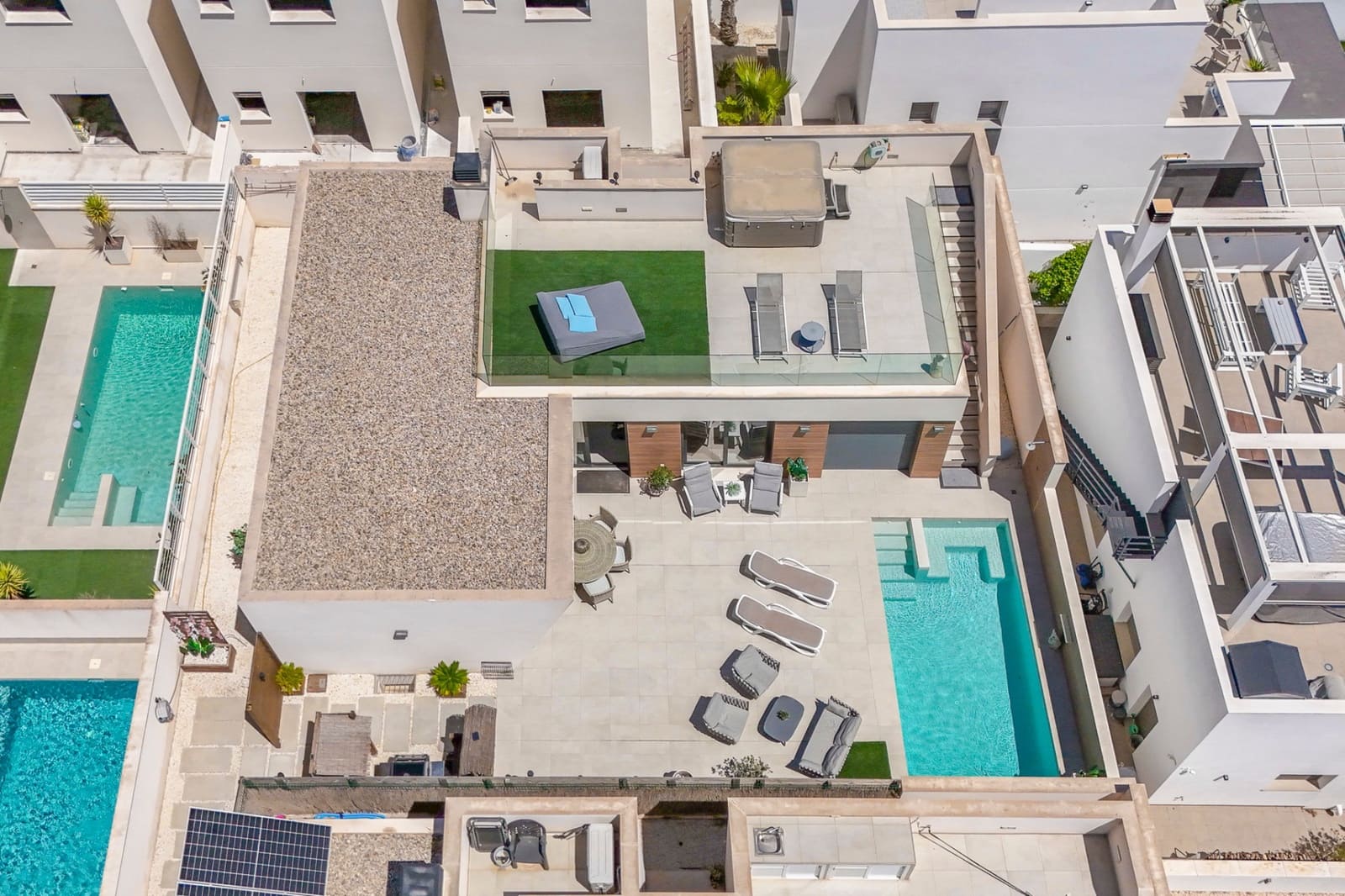 4 slaapkamer Villa te koop in Benijofar met zwembad garage - € 640.000 (Ref: 9855218)