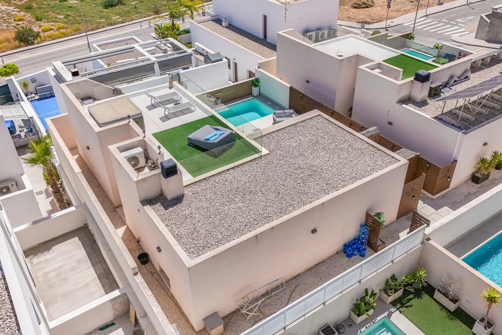 4 slaapkamer Villa te koop in Benijofar met zwembad garage - € 640.000 (Ref: 9855218)