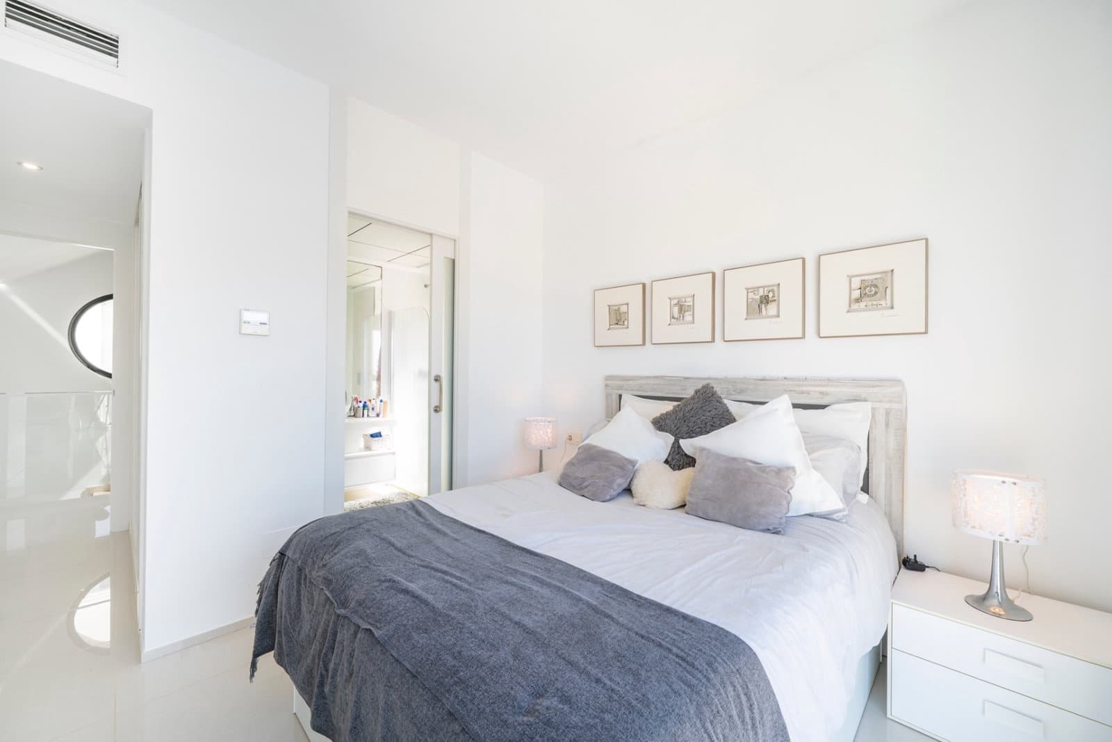 3 soverom Villa til salgs i Ciudad Quesada med svømmebasseng garasje - € 399 000 (Ref: 9895370)