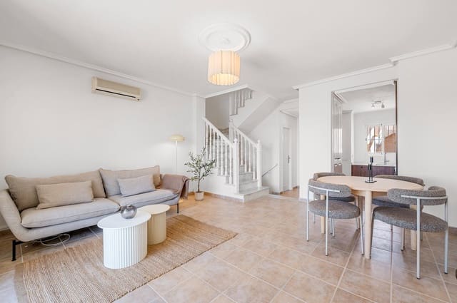 3 slaapkamer Rijtjeshuis te koop in Ciudad Quesada, Rojales met zwembad - € 269.000 (Ref: 9917610)
