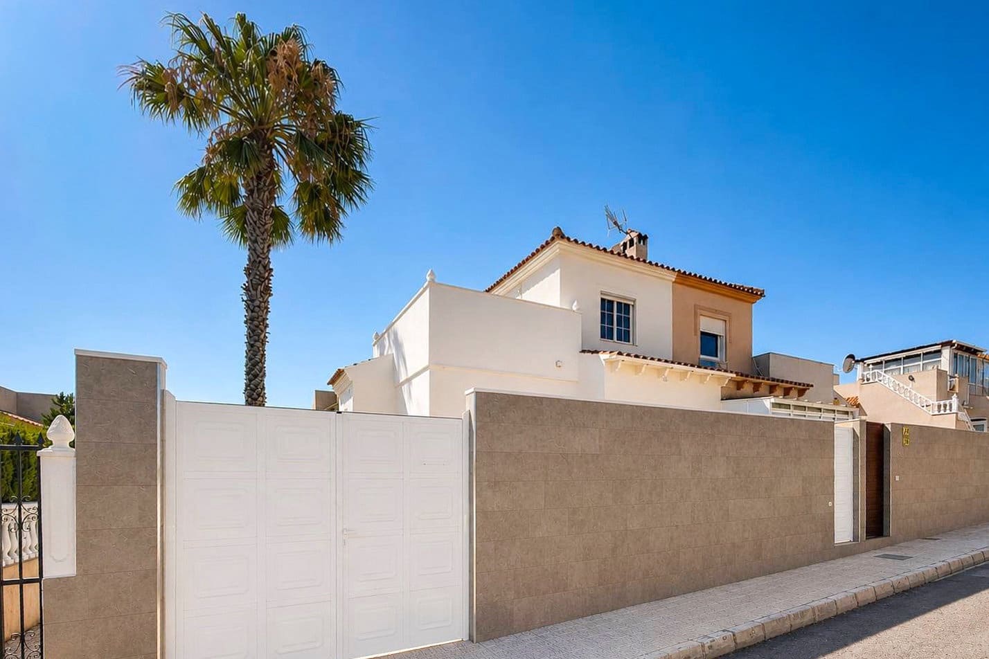 3 quarto Casa em Banda para venda em Orihuela Costa com piscina garagem - 239 000 € (Ref: 9949413)