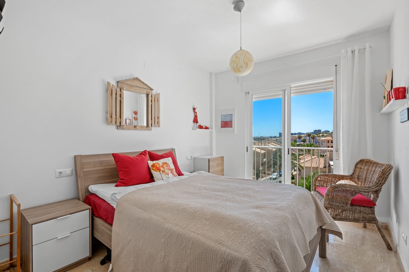 3 sypialnia Apartament na sprzedaż w Cabo Roig z basenem garażem - 320 000 € (Ref: 9952326)