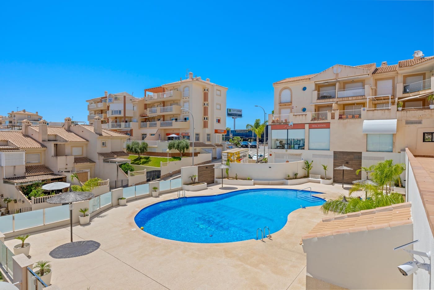 3 sypialnia Apartament na sprzedaż w Cabo Roig z basenem garażem - 320 000 € (Ref: 9952326)