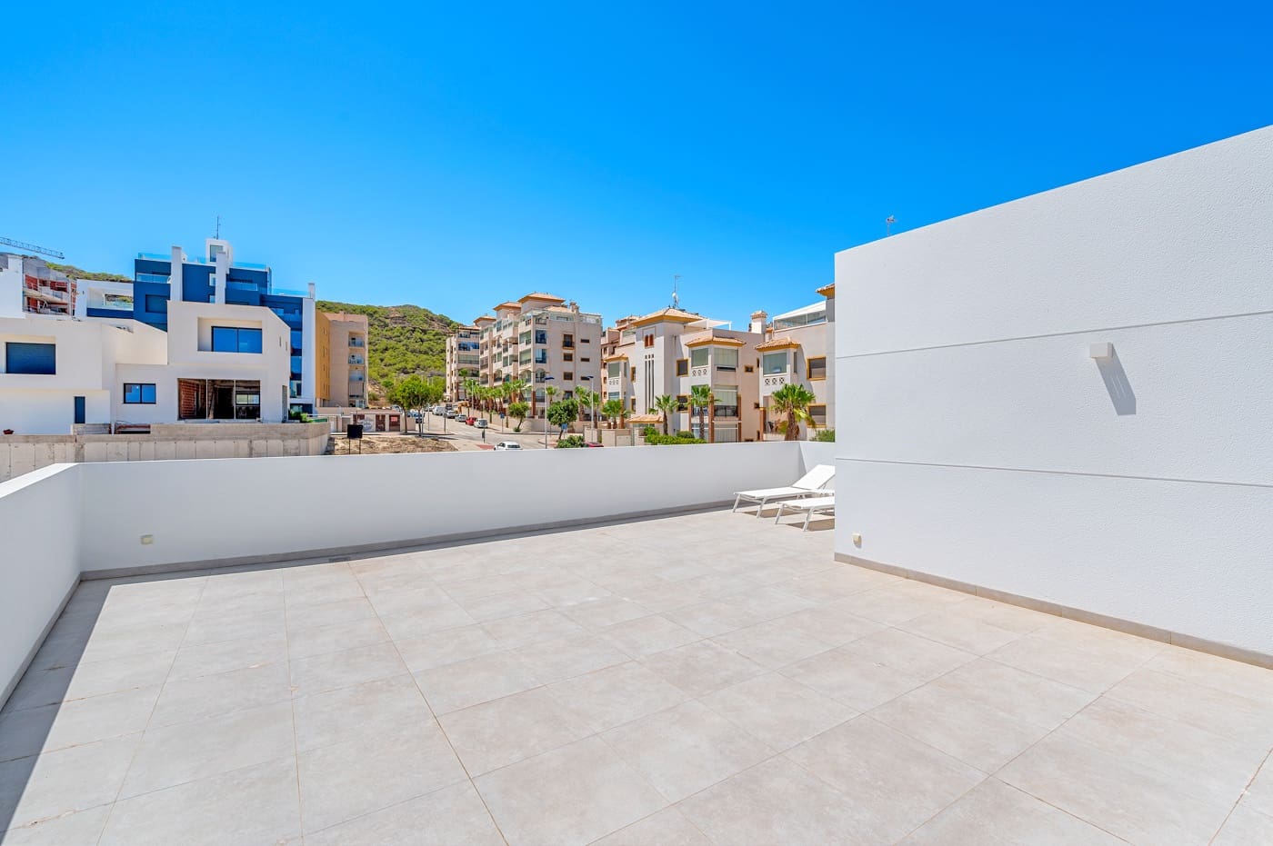 4 bedroom Villa for sale in Guardamar del Segura with pool garage - € 1,250,000 (Ref: 9999567)