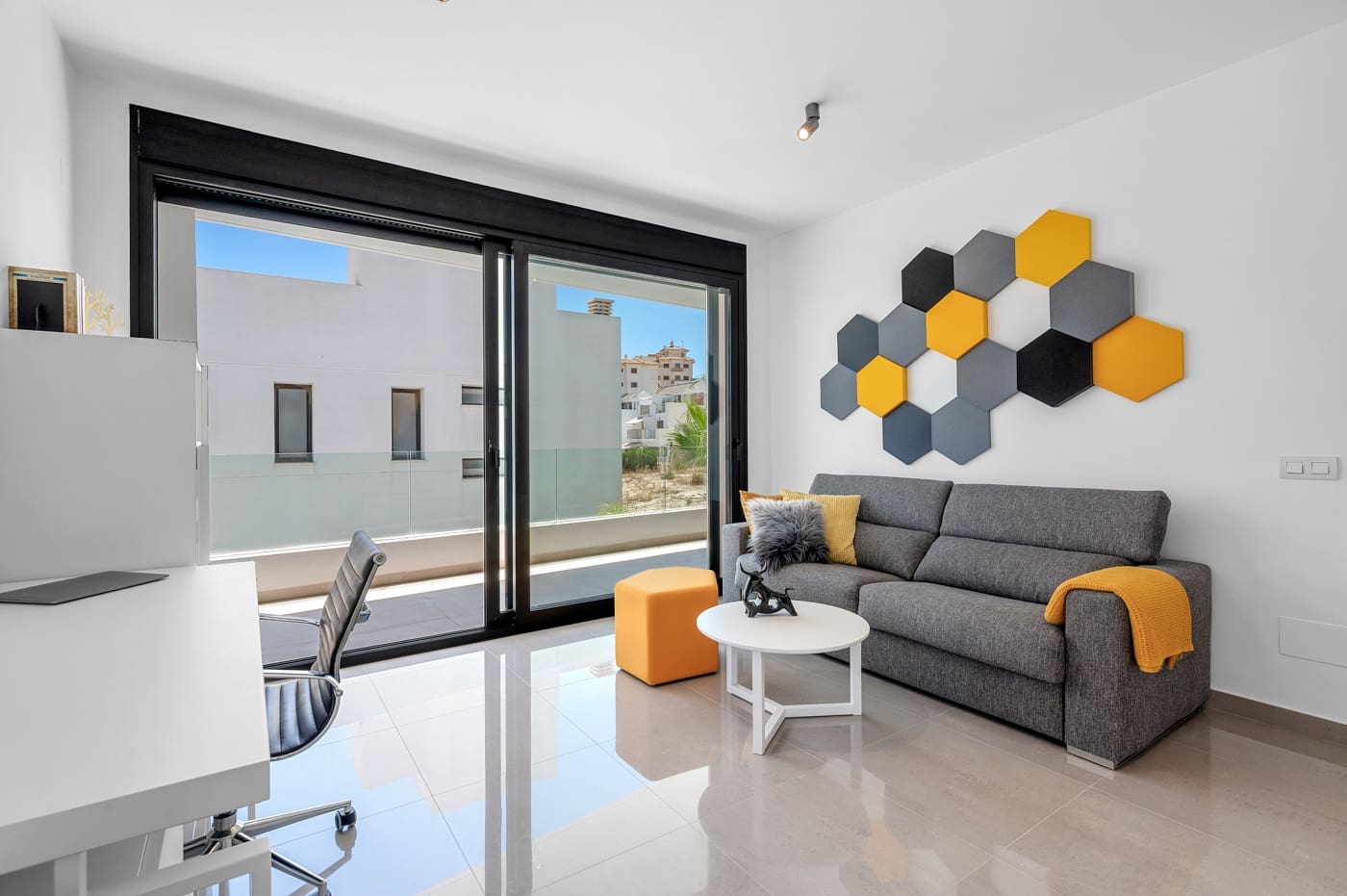 4 bedroom Villa for sale in Guardamar del Segura with pool garage - € 1,250,000 (Ref: 9999567)