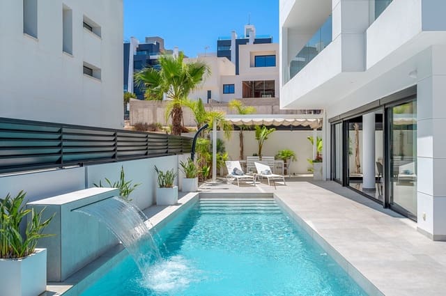 4 bedroom Villa for sale in Los Secanos, Guardamar del Segura with pool garage - € 1,250,000 (Ref: 9999567)