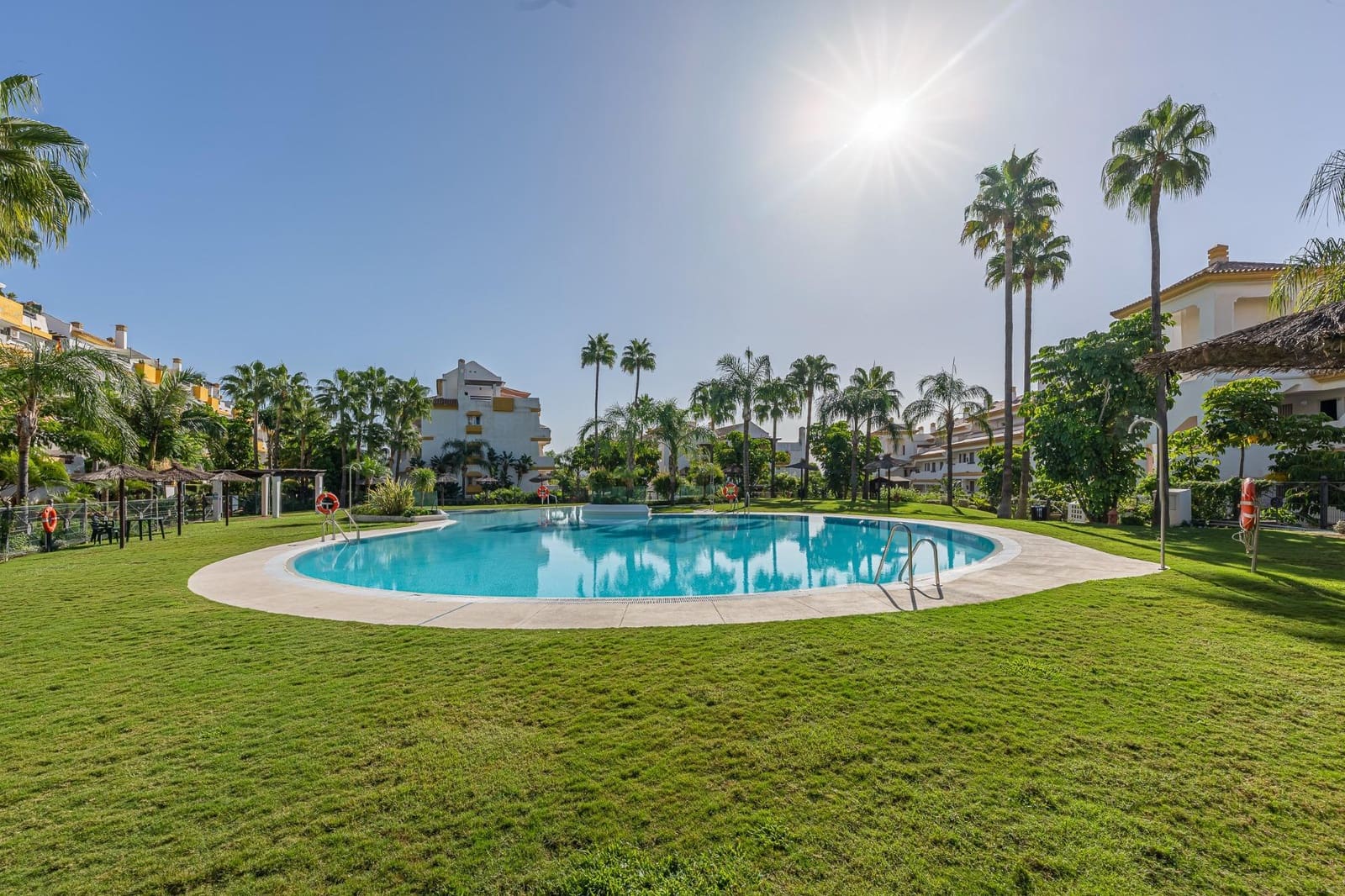2 soverom Leilighet til salgs i Mijas med svømmebasseng garasje - € 315 000 (Ref: 10041245)