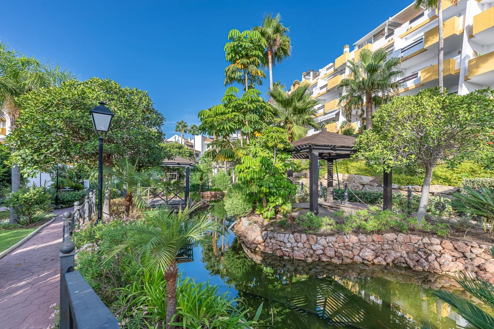 2 soverom Leilighet til salgs i Mijas med svømmebasseng garasje - € 315 000 (Ref: 10041245)