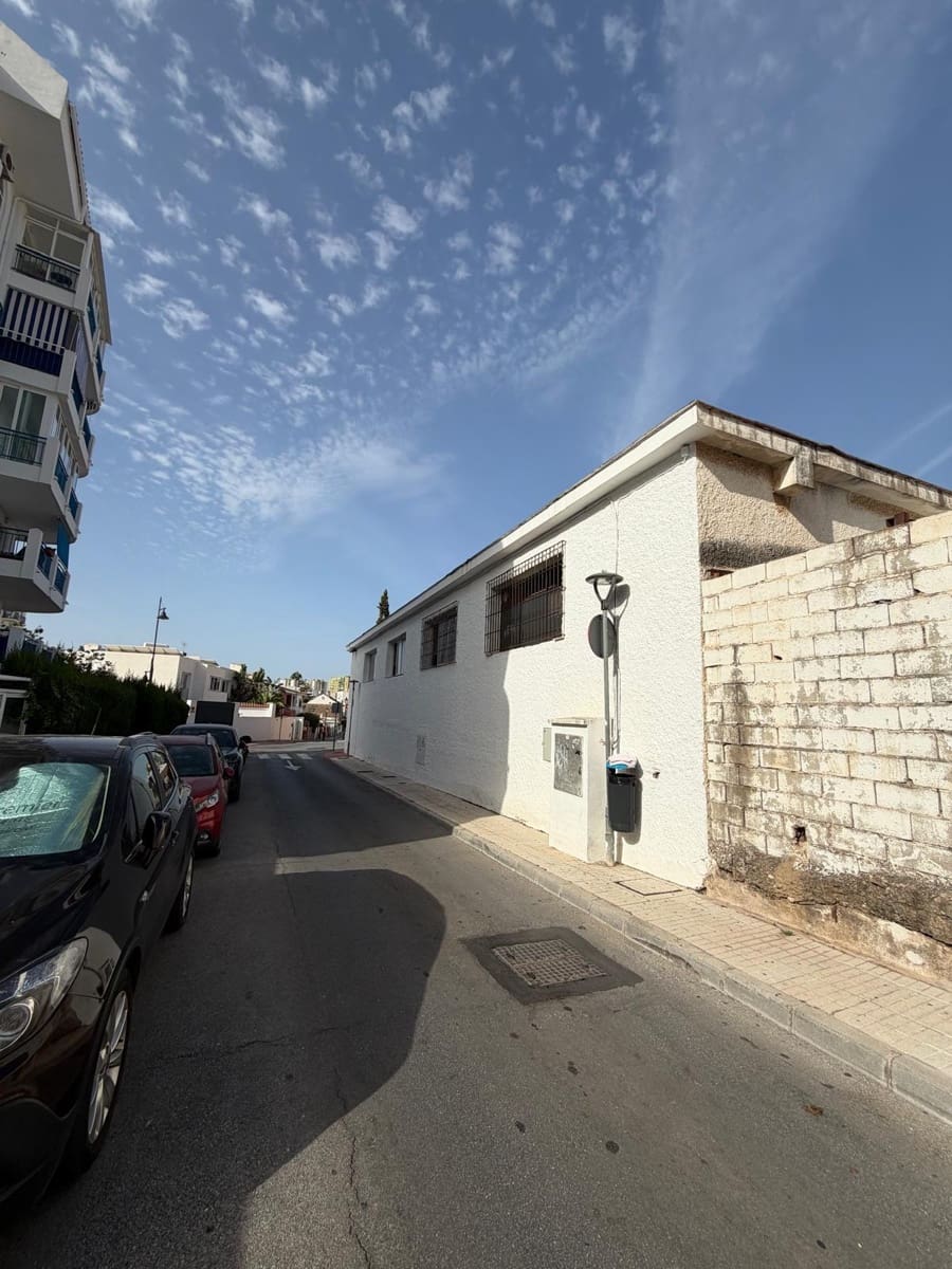 Comercial para venda em Fuengirola - 729 000 € (Ref: 10081375)