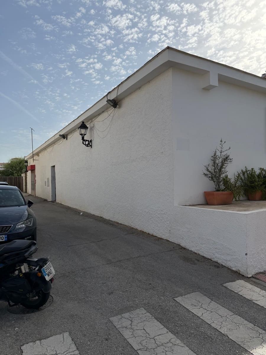 Comercial para venda em Fuengirola - 729 000 € (Ref: 10081375)