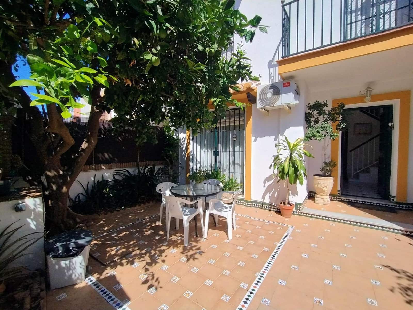 4 bedroom Terraced Villa for rent in Fuengirola - € 1,600 (Ref: 10102757)