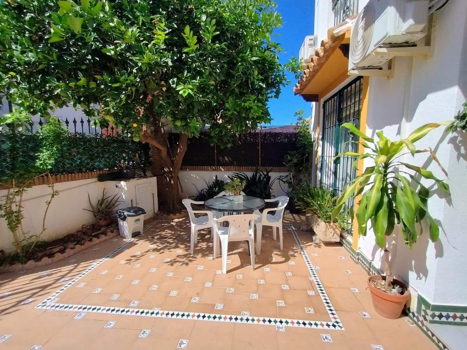 4 bedroom Terraced Villa for rent in Fuengirola - € 1,600 (Ref: 10102757)