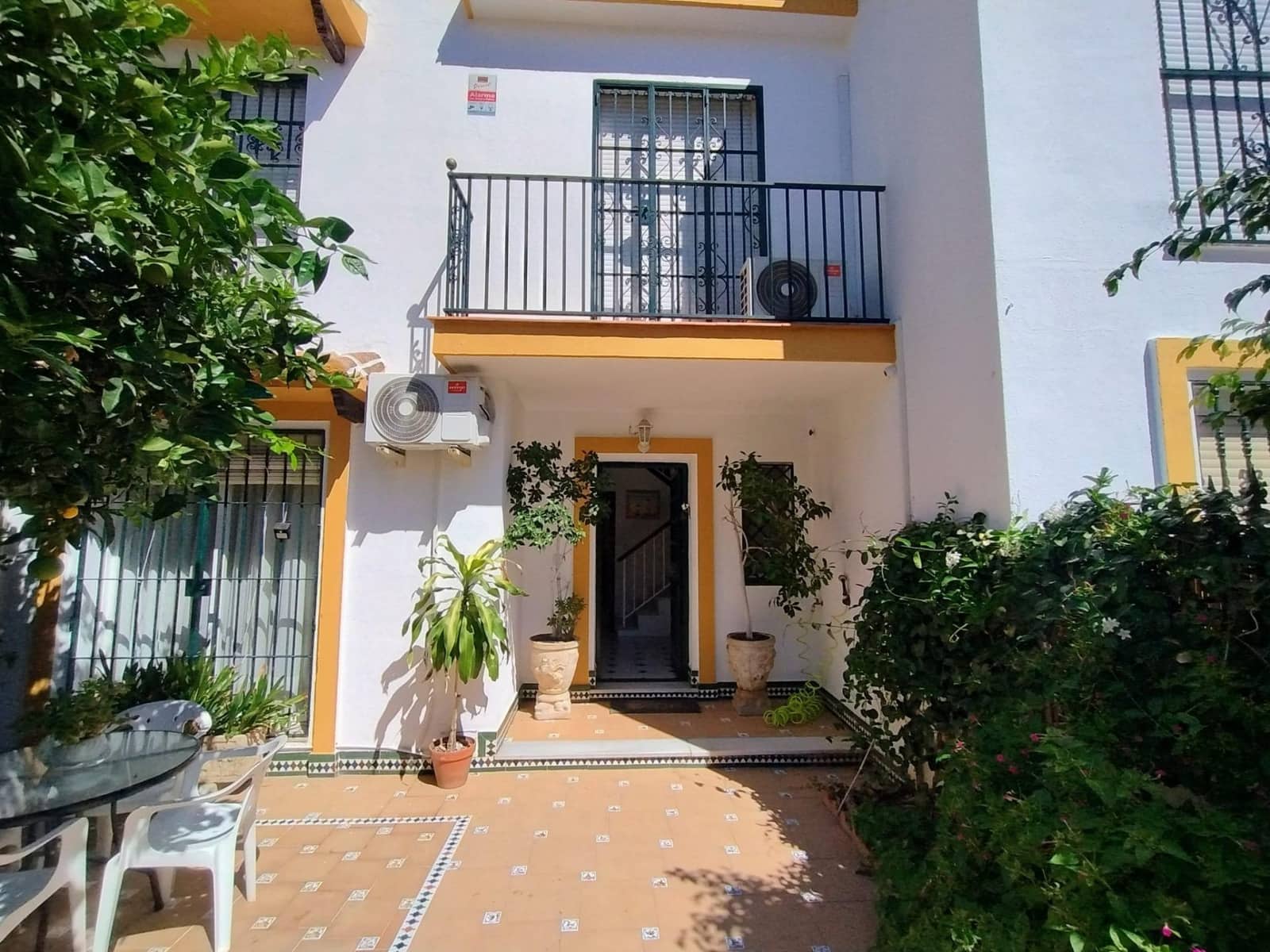 4 bedroom Terraced Villa for rent in Fuengirola - € 1,600 (Ref: 10102757)