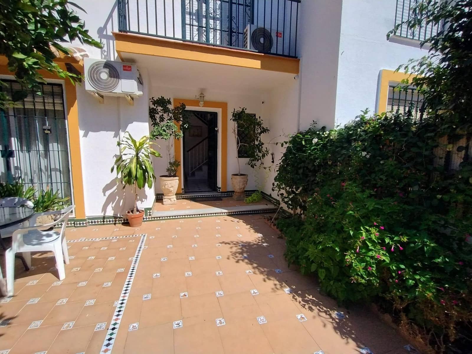 4 bedroom Terraced Villa for rent in Fuengirola - € 1,600 (Ref: 10102757)