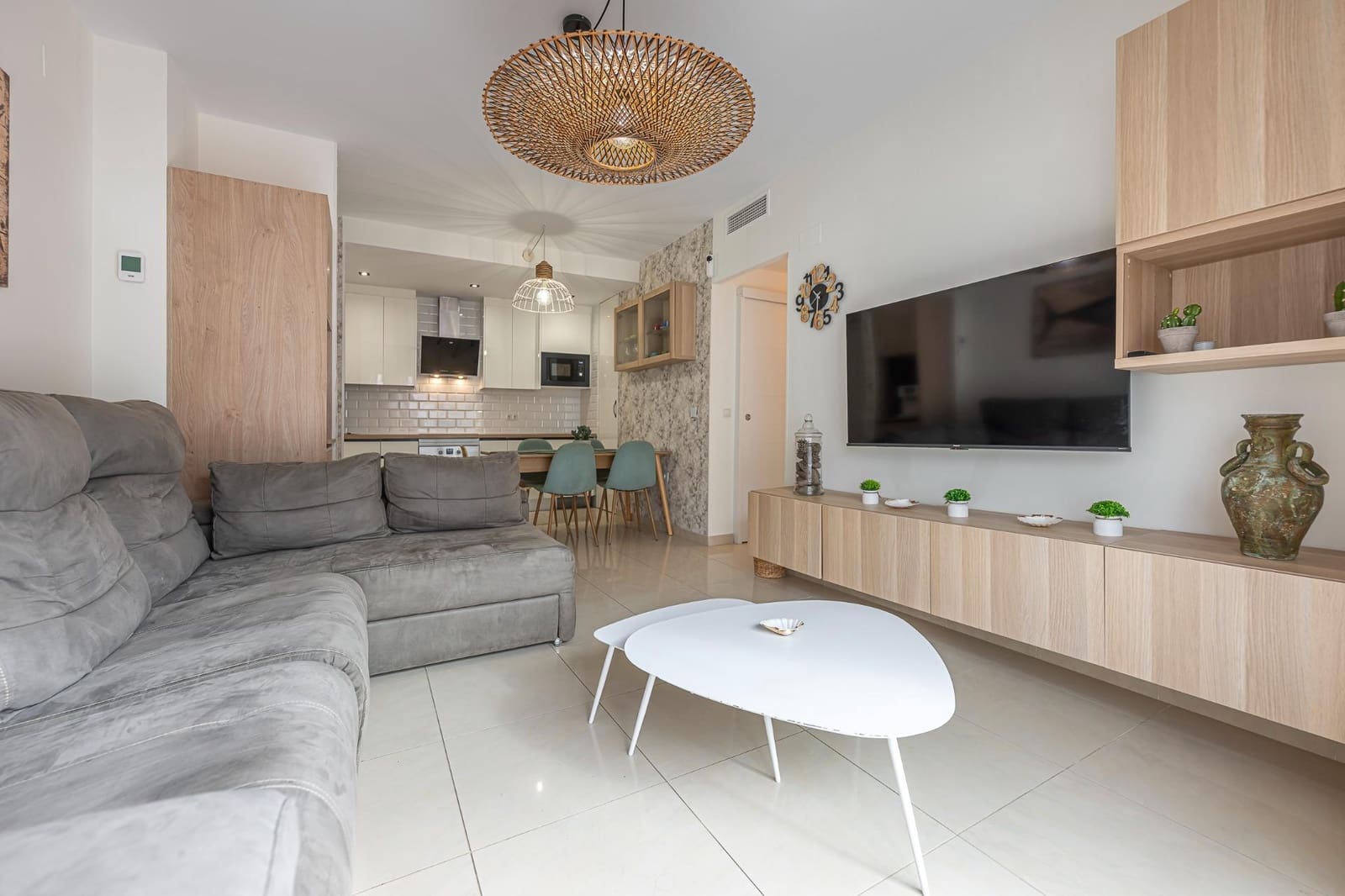 3 bedroom Apartment for rent in Fuengirola - € 1,600 (Ref: 10115755)