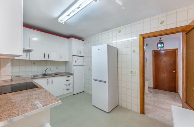 4 makuuhuone Asunto myytävänä paikassa Fuengirola mukana uima-altaan - 409 000 € (Ref: 10120013)