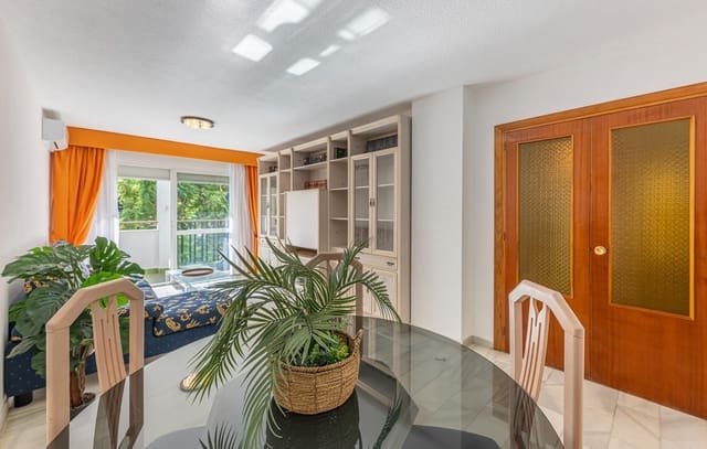 4 makuuhuone Asunto myytävänä paikassa Fuengirola mukana uima-altaan - 409 000 € (Ref: 10120013)