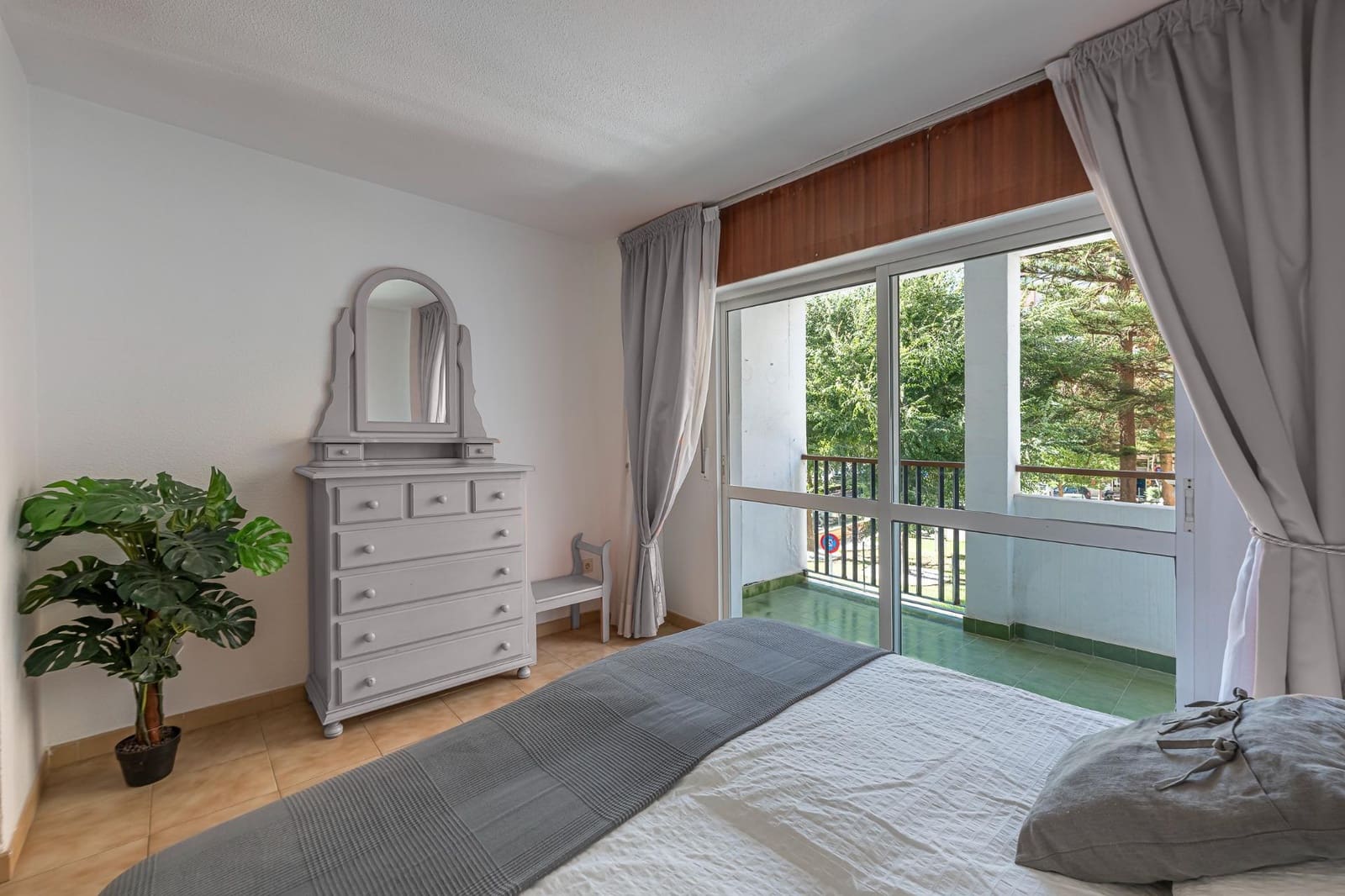 4 makuuhuone Asunto myytävänä paikassa Fuengirola mukana uima-altaan - 409 000 € (Ref: 10120013)