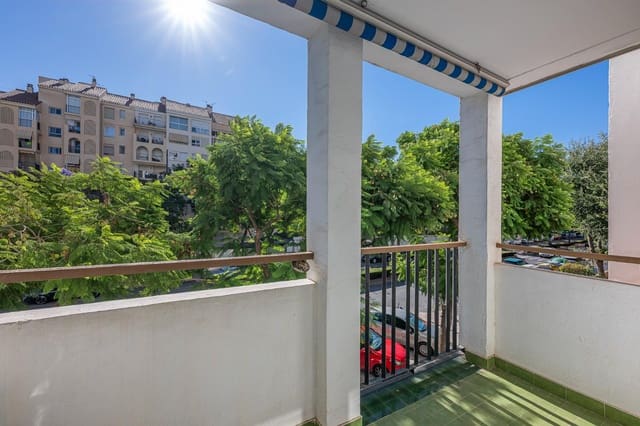 4 makuuhuone Asunto myytävänä paikassa Fuengirola mukana uima-altaan - 409 000 € (Ref: 10120013)