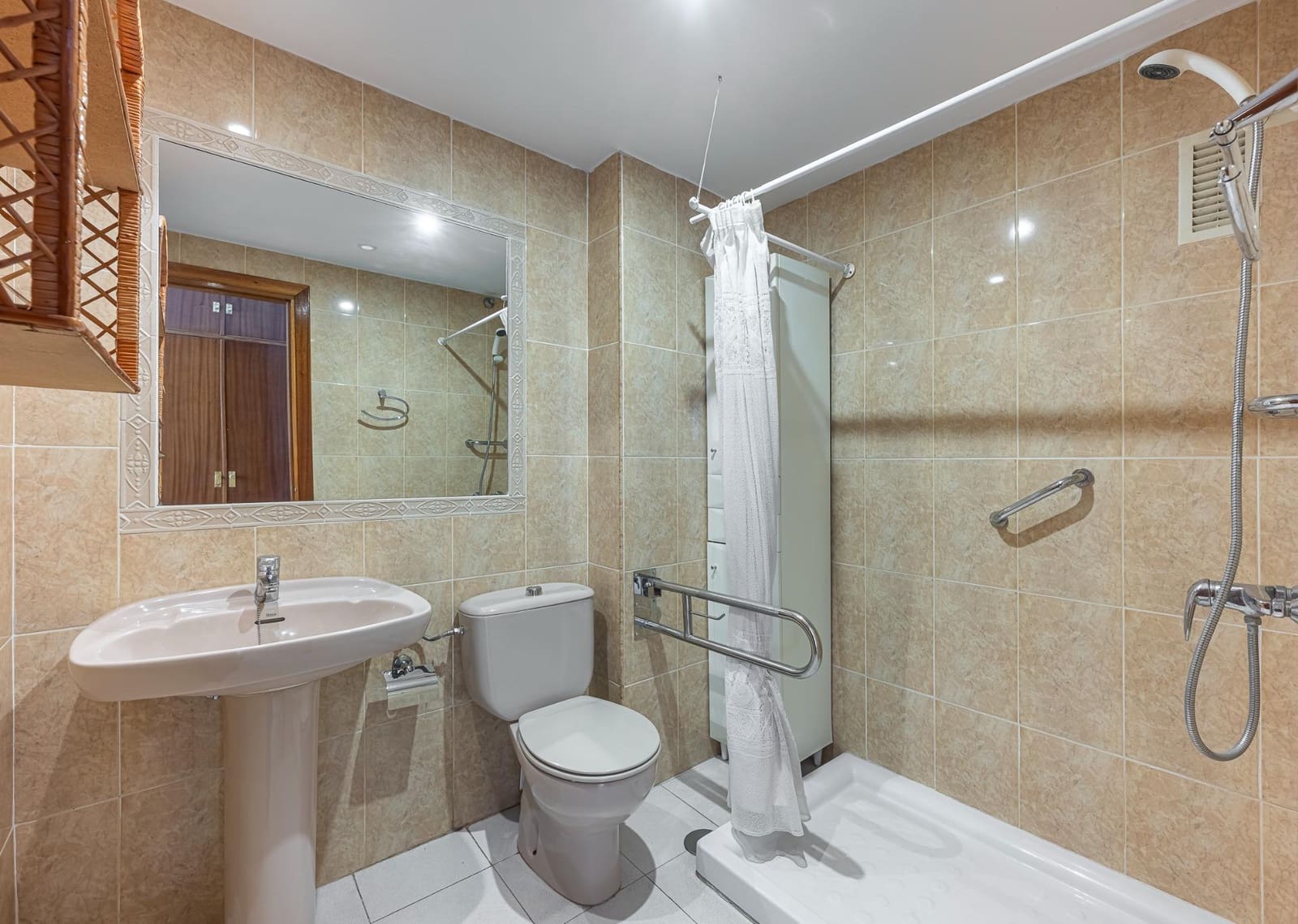 4 makuuhuone Asunto myytävänä paikassa Fuengirola mukana uima-altaan - 409 000 € (Ref: 10120013)