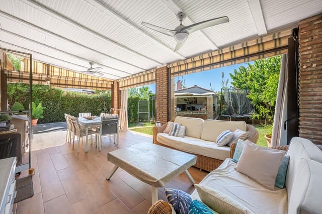 6 bedroom Semi-detached Villa for sale in El Coto, Mijas with pool garage - € 790,000 (Ref: 10129681)