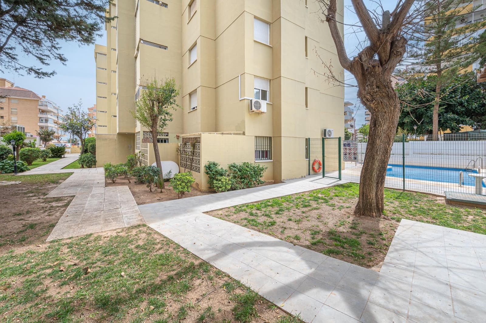 2 soveværelse Lejlighed til salg i Fuengirola med swimmingpool garage - € 365.000 (Ref: 10155364)