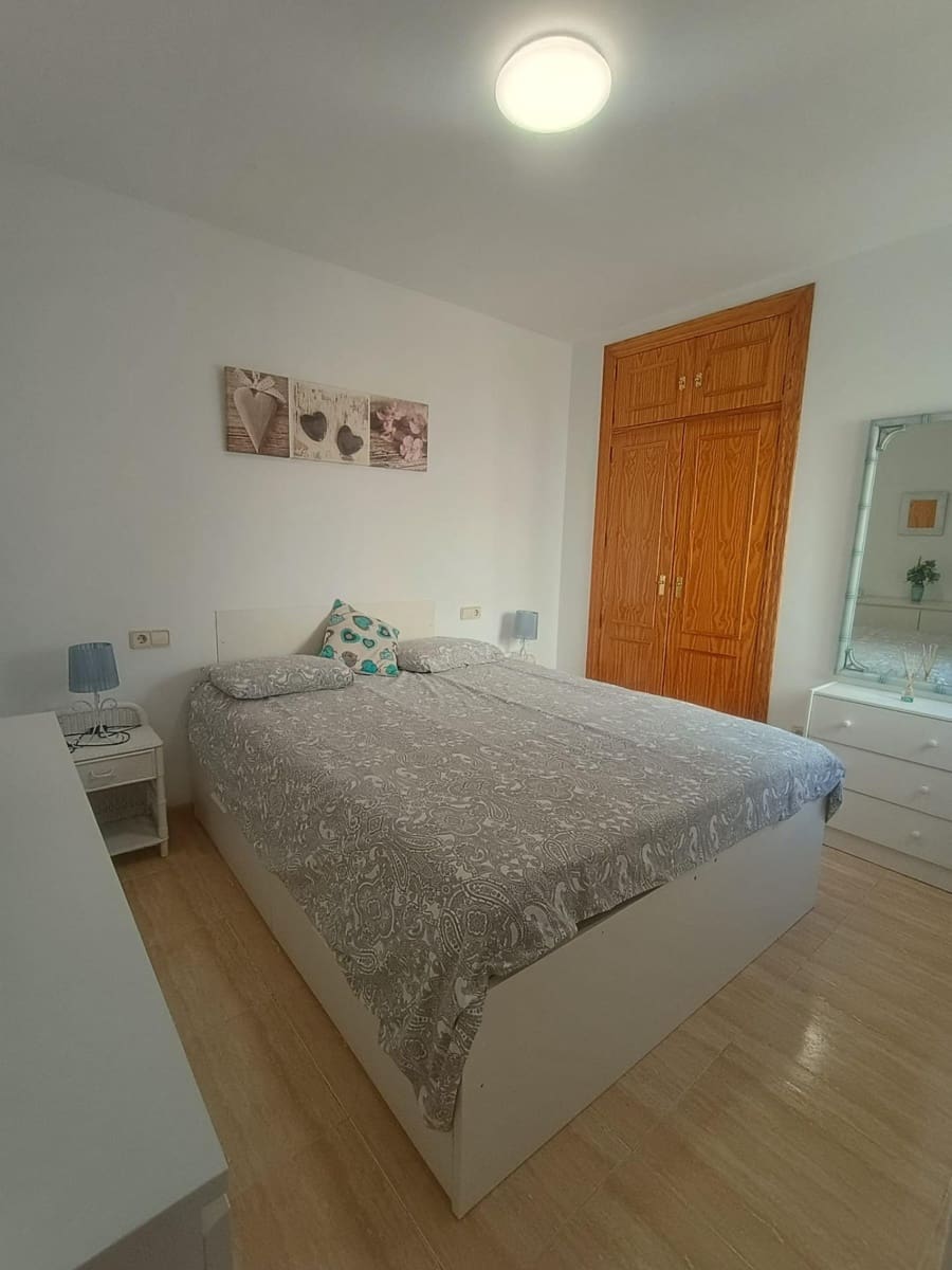 2 slaapkamer Flat te huur in Fuengirola - € 1.100 (Ref: 10177310)