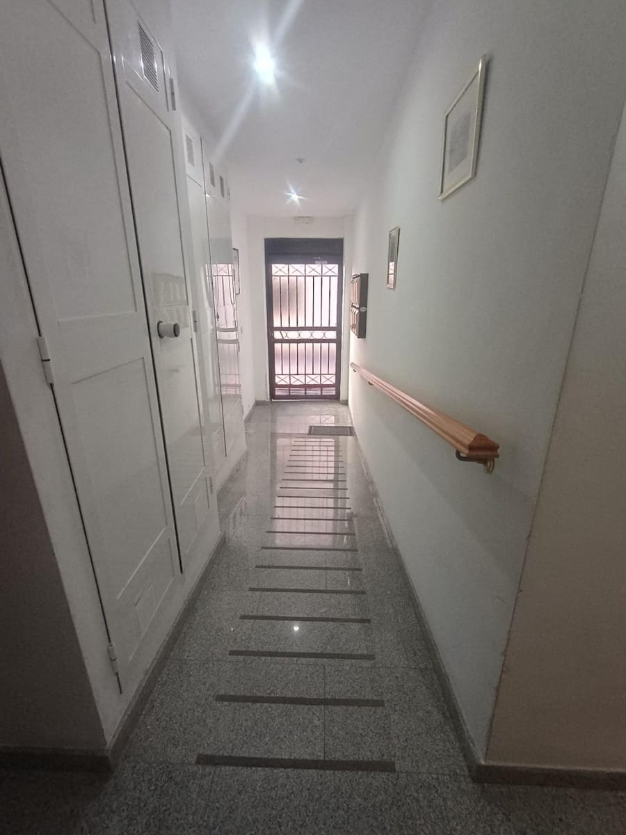 2 slaapkamer Flat te huur in Fuengirola - € 1.100 (Ref: 10177310)