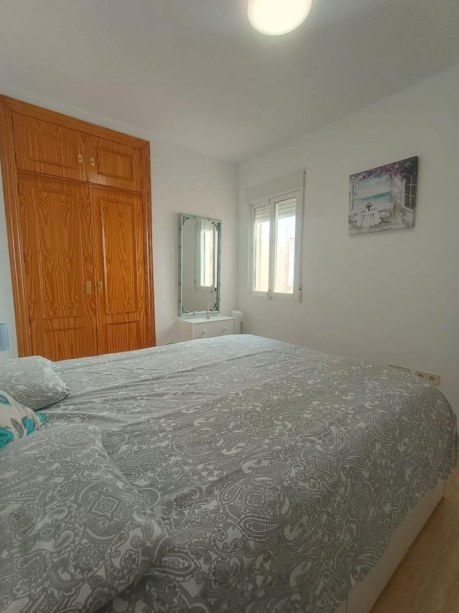 2 slaapkamer Flat te huur in Fuengirola - € 1.100 (Ref: 10177310)