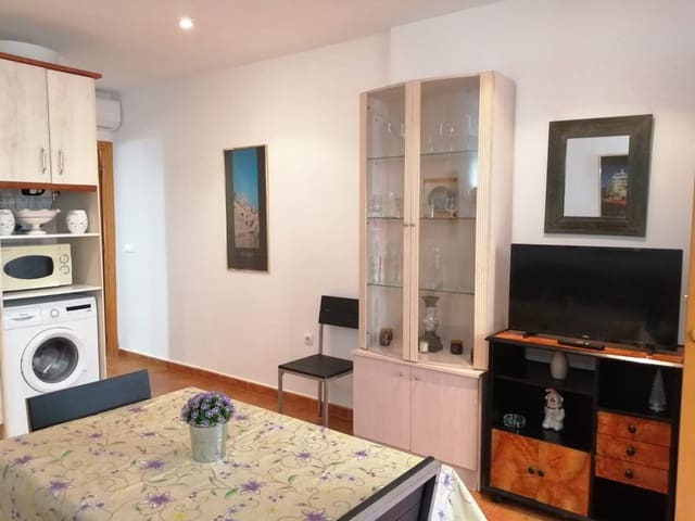 1 soveværelse Lejlighed til leje i Fuengirola - € 900 (Ref: 5834660)