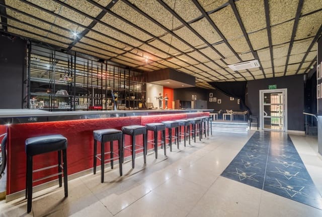 Commercieel te huur in Los Boliches , Fuengirola - € 2.500 (Ref: 6178642)