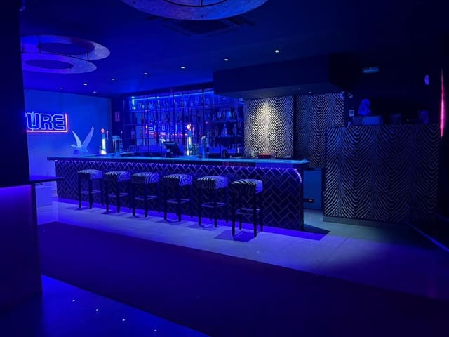 Kaupallinen vuokrattavana paikassa Los Boliches , Fuengirola - 2 500 € (Ref: 6178642)