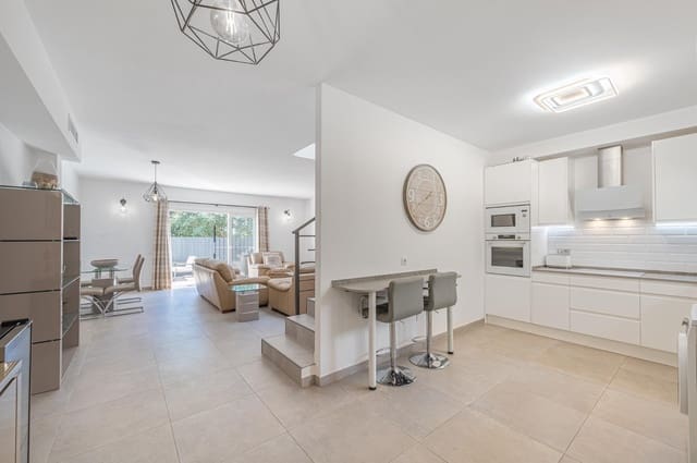 3 chambre Villa/Maison Mitoyenne à vendre à Los Boliches , Fuengirola avec piscine - 525 000 € (Ref: 7438480)