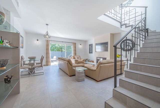 3 chambre Villa/Maison Mitoyenne à vendre à Los Boliches , Fuengirola avec piscine - 525 000 € (Ref: 7438480)