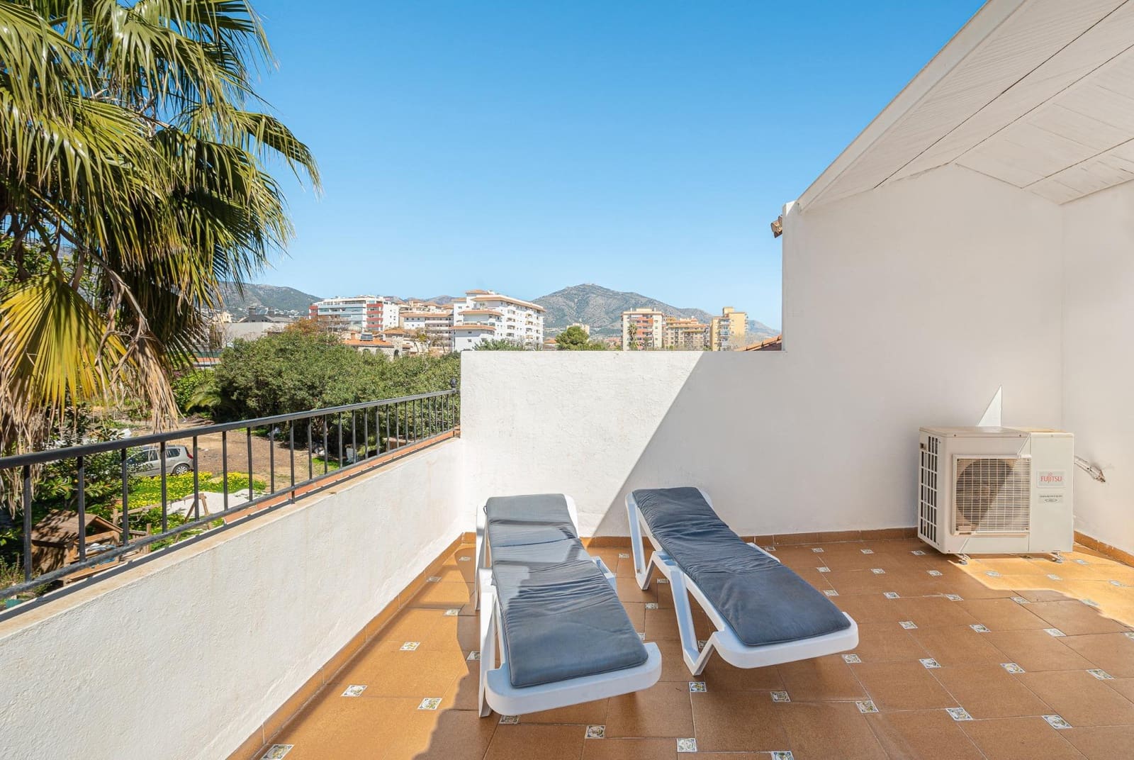 3 soveværelse Rækkehus til salg i Fuengirola med swimmingpool - € 525.000 (Ref: 7438480)