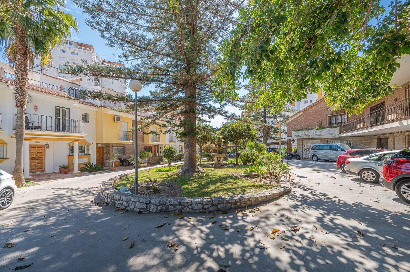 3 soveværelse Rækkehus til salg i Fuengirola med swimmingpool - € 525.000 (Ref: 7438480)