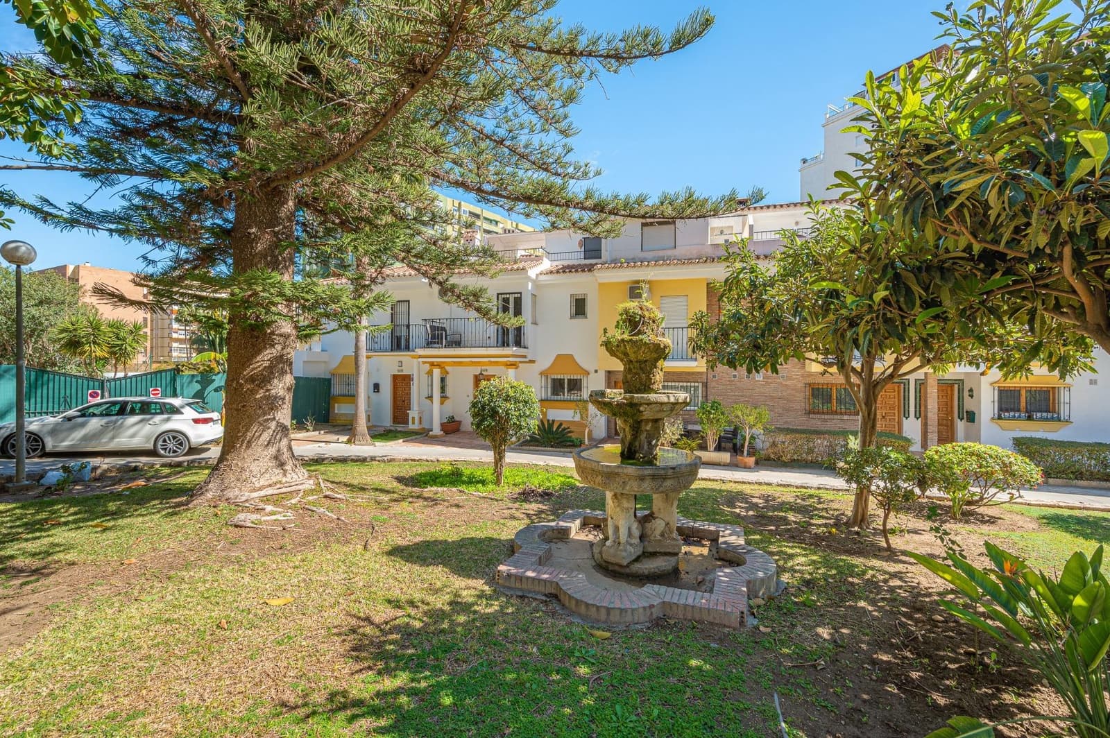 3 soveværelse Rækkehus til salg i Fuengirola med swimmingpool - € 525.000 (Ref: 7438480)