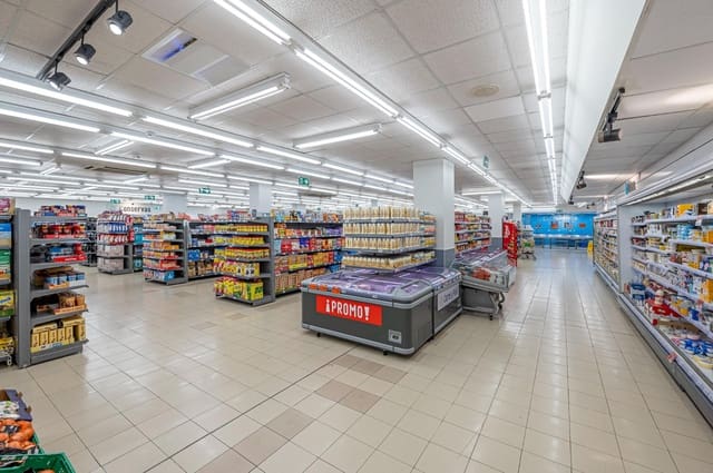 Erhverv til salg i Los Boliches , Fuengirola med garage - € 4.500.000 (Ref: 8138834)