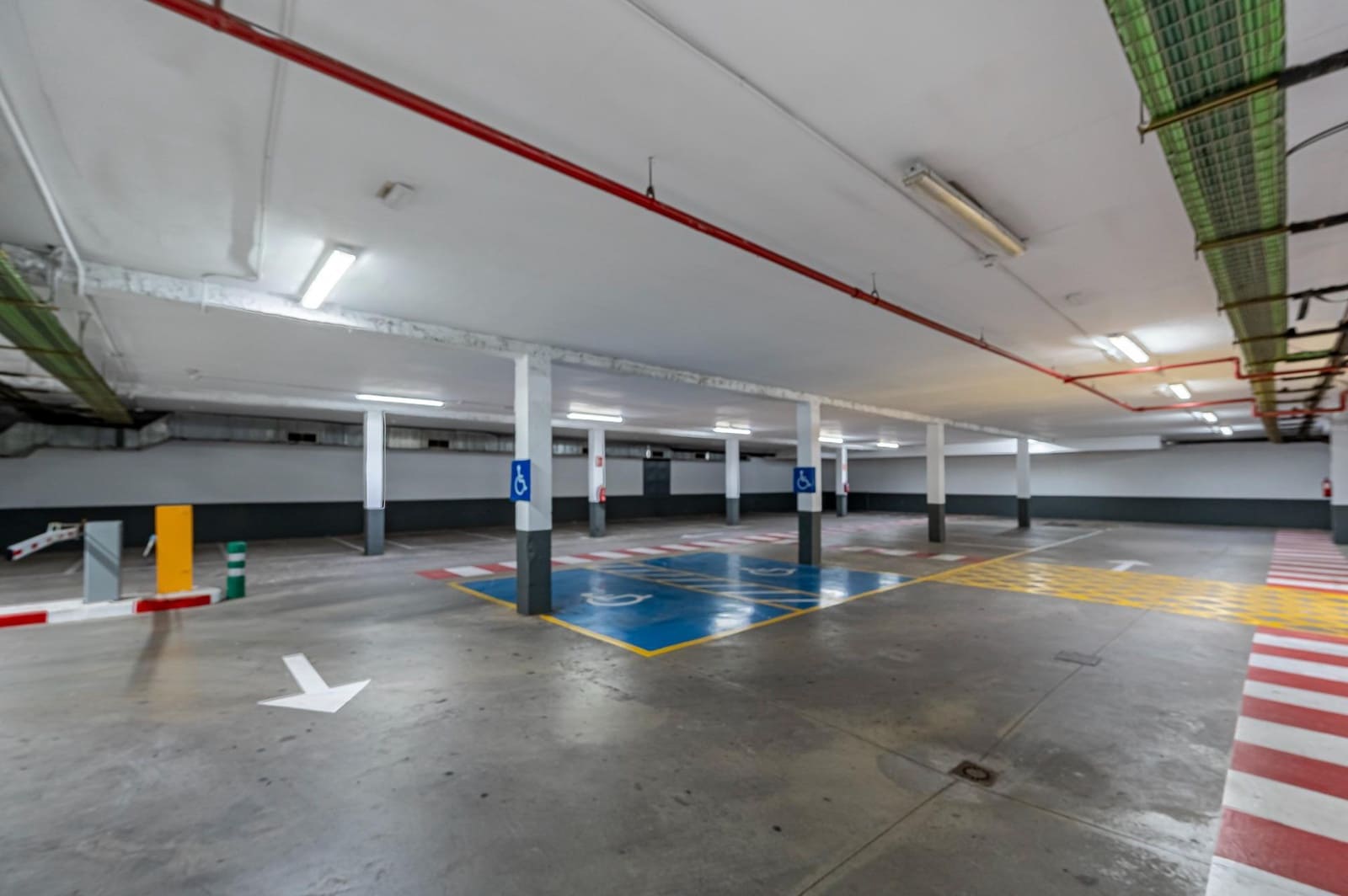 Local Commercial à vendre à Fuengirola avec garage - 4 200 000 € (Ref: 8138834)
