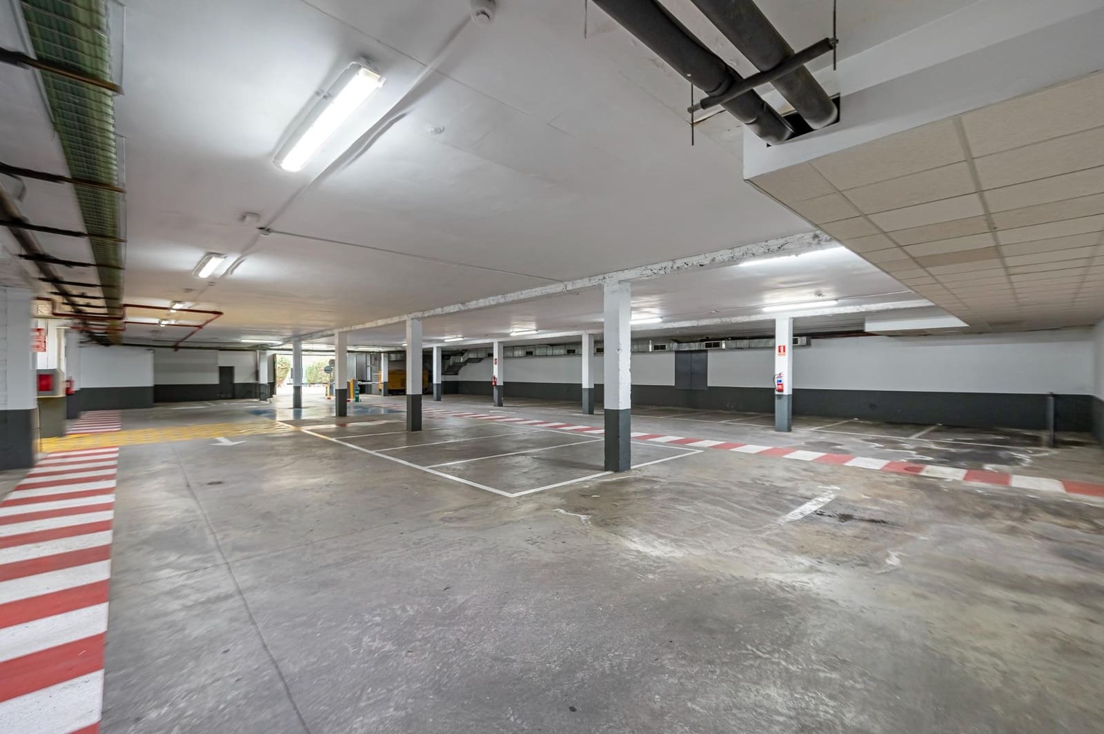 Local Commercial à vendre à Fuengirola avec garage - 4 200 000 € (Ref: 8138834)