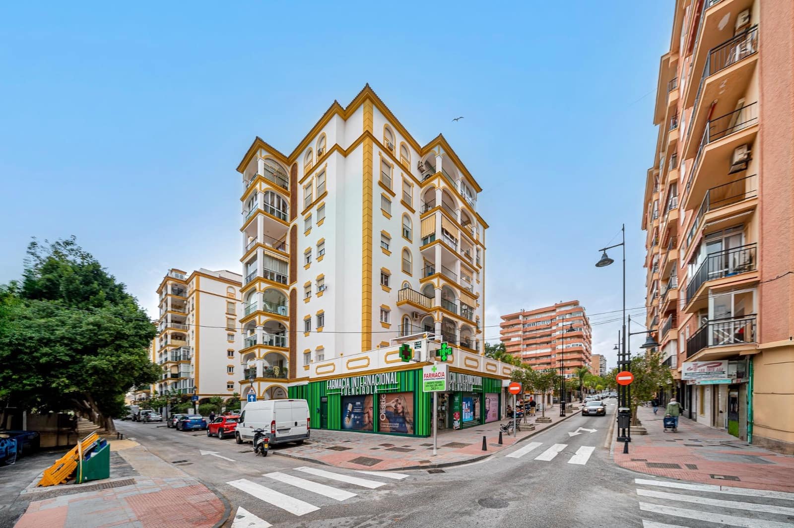 Local Commercial à vendre à Fuengirola avec garage - 4 200 000 € (Ref: 8138834)