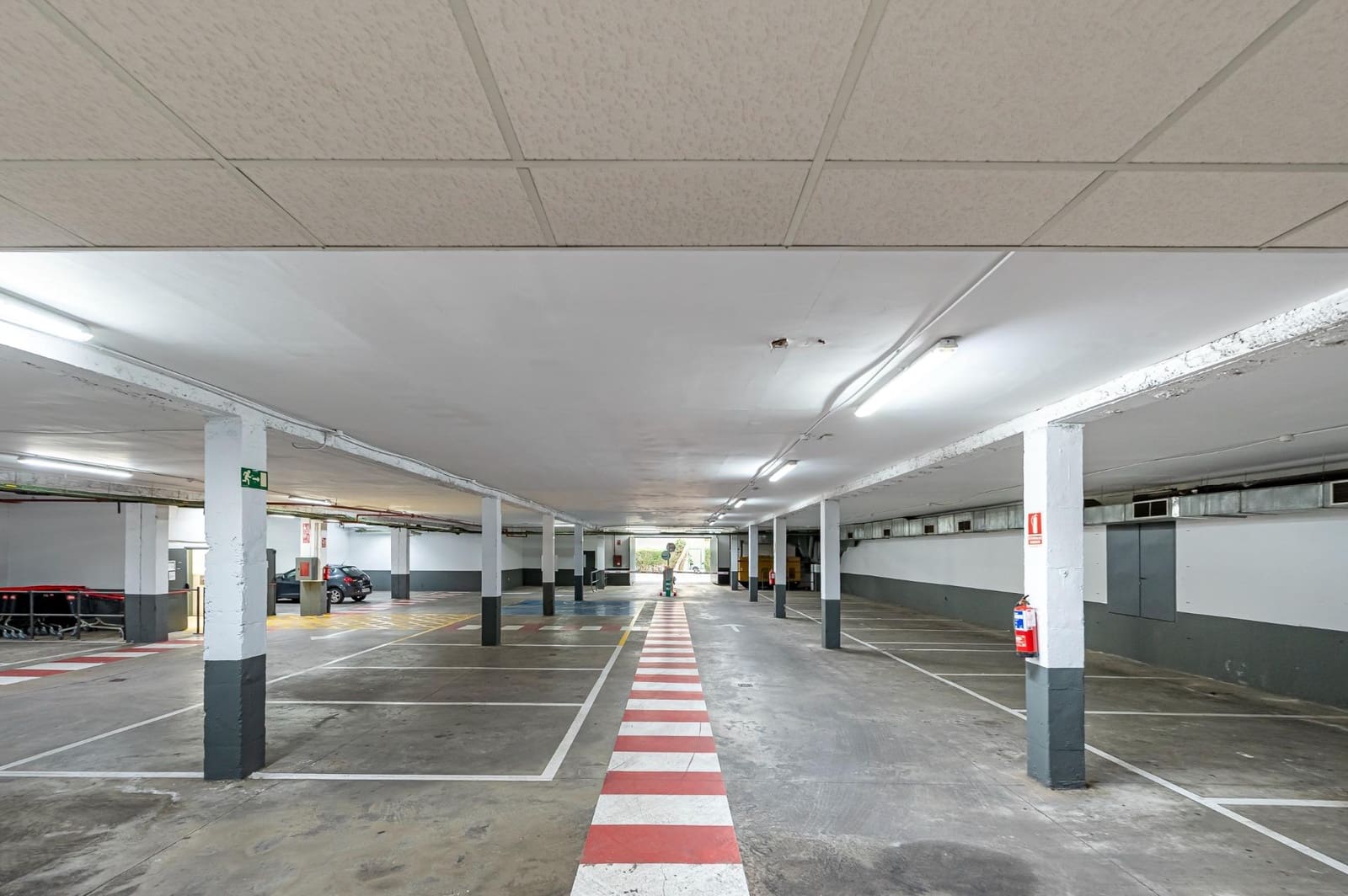 Local Commercial à vendre à Fuengirola avec garage - 4 200 000 € (Ref: 8138834)