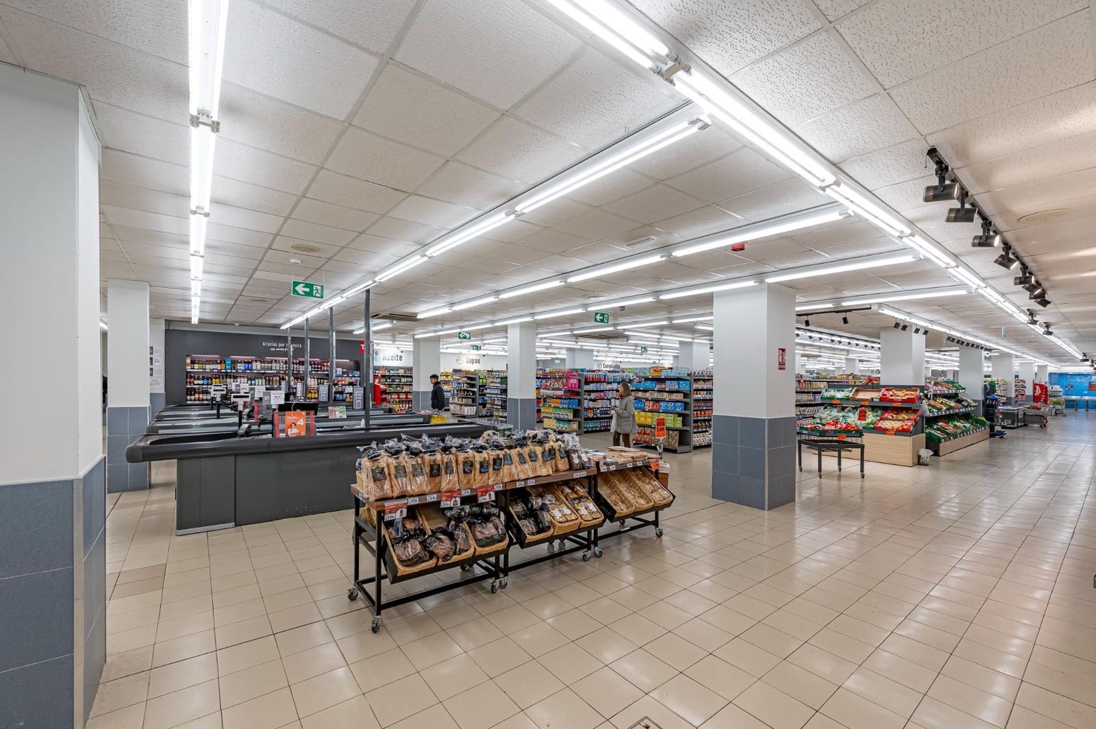 Local Commercial à vendre à Fuengirola avec garage - 4 200 000 € (Ref: 8138834)