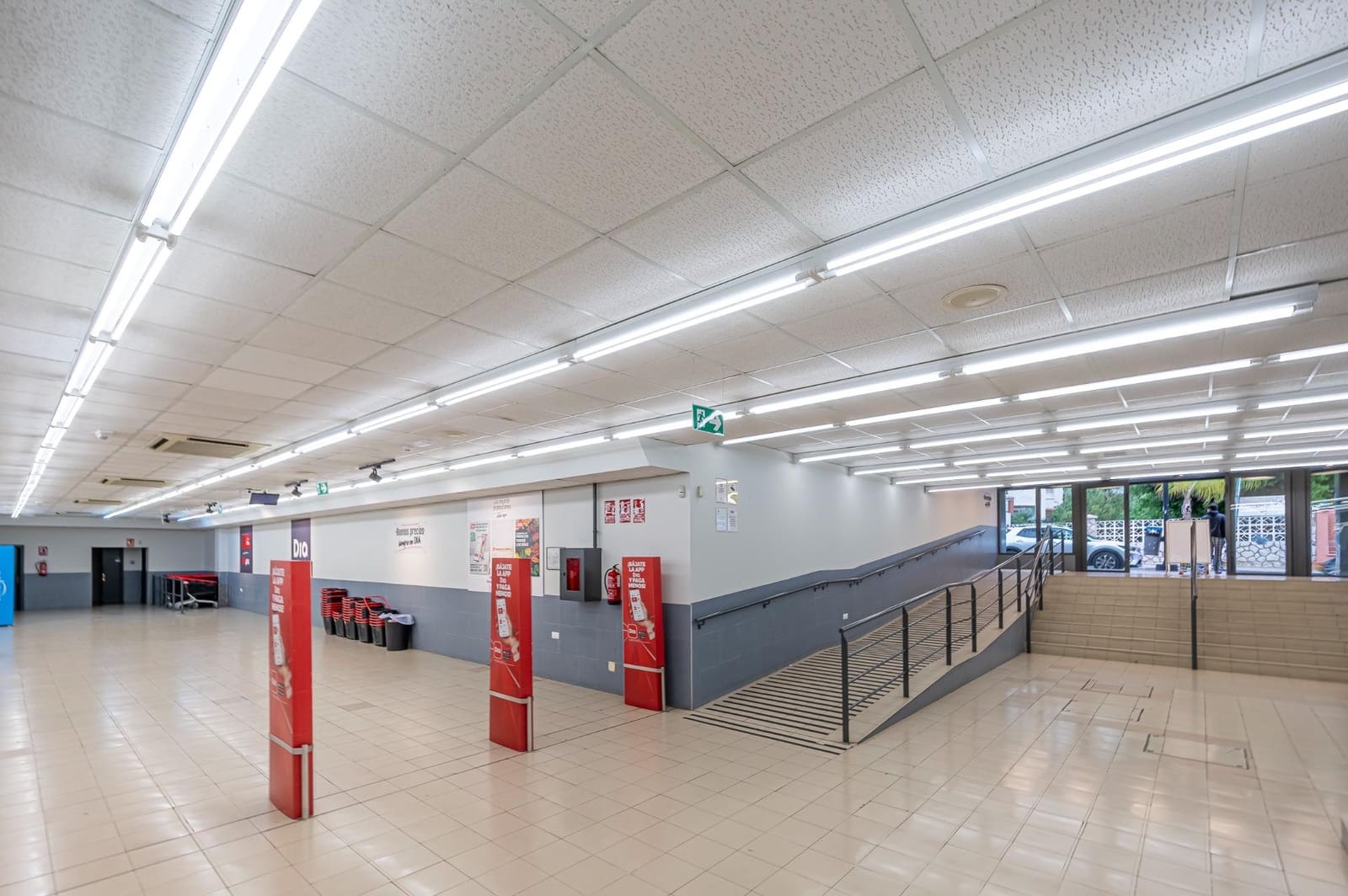 Local Commercial à vendre à Fuengirola avec garage - 4 200 000 € (Ref: 8138834)