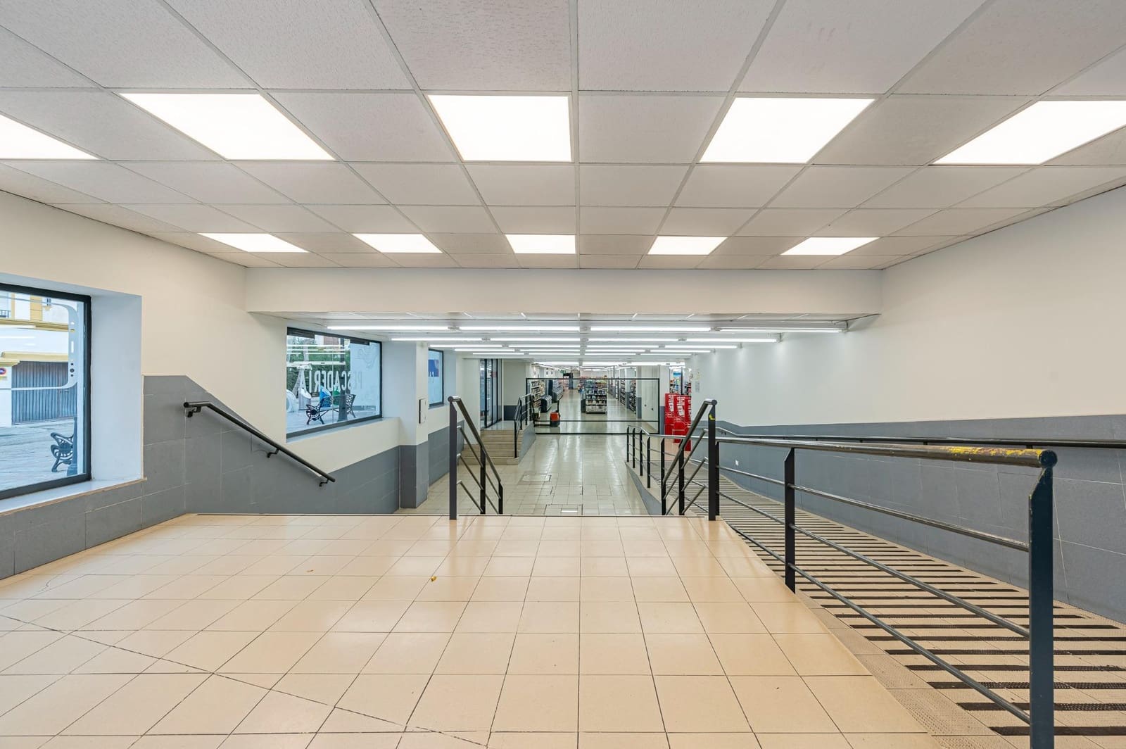 Local Commercial à vendre à Fuengirola avec garage - 4 200 000 € (Ref: 8138834)