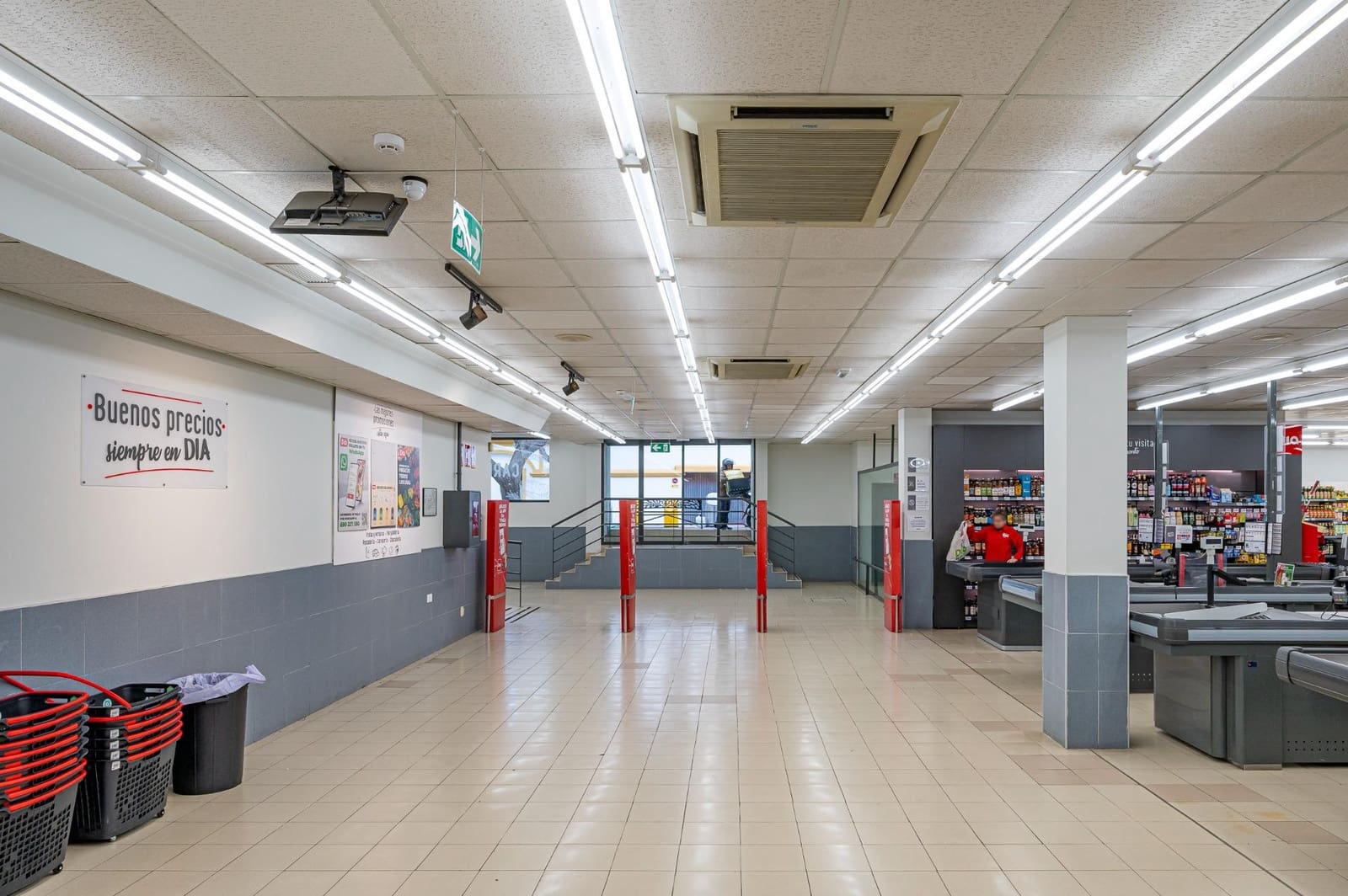 Local Commercial à vendre à Fuengirola avec garage - 4 200 000 € (Ref: 8138834)