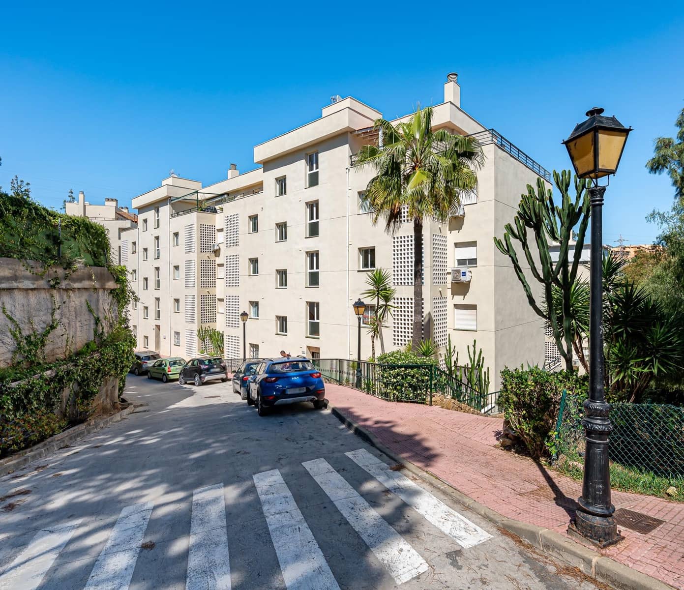 2 makuuhuone Kattohuoneisto myytävänä paikassa Calahonda mukana uima-altaan 
autotalli - 290 000 € (Ref: 8206740)