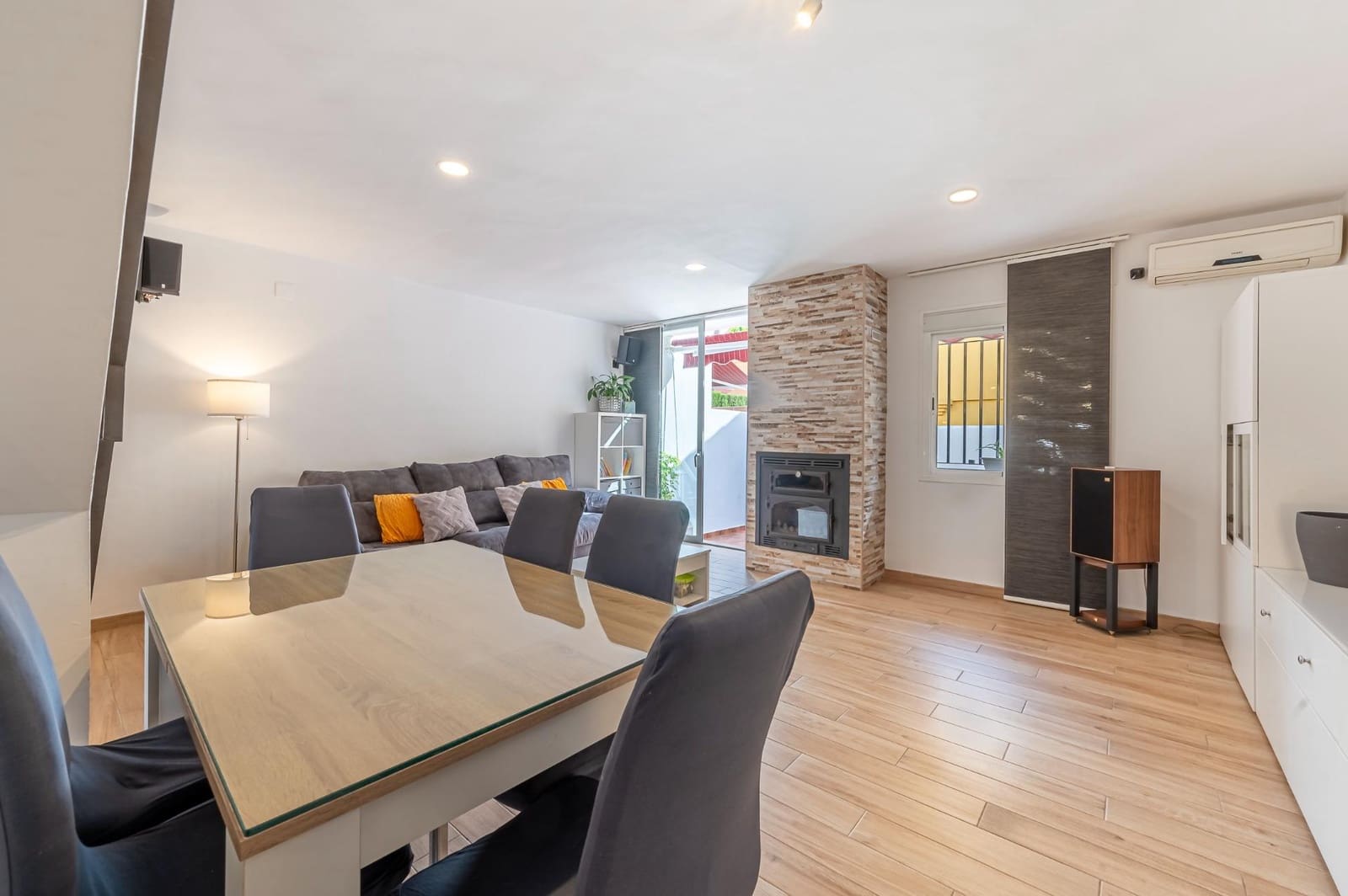 3 bedroom Terraced Villa for rent in Fuengirola with pool garage - € 2,000 (Ref: 8339704)